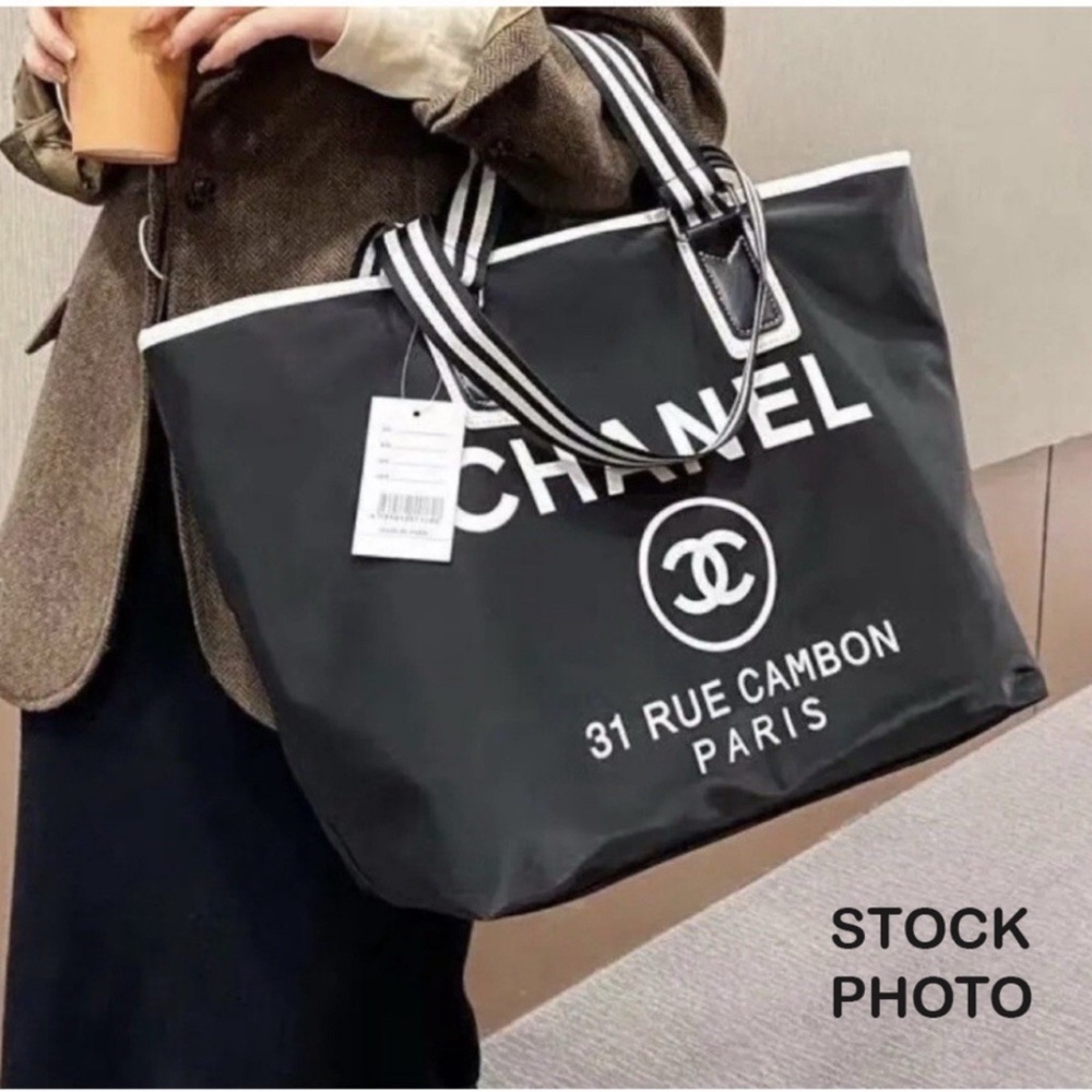 New CC Large Travel Bag Beach Tote with Double Handles VIP/GWP - Picture 2 of 10